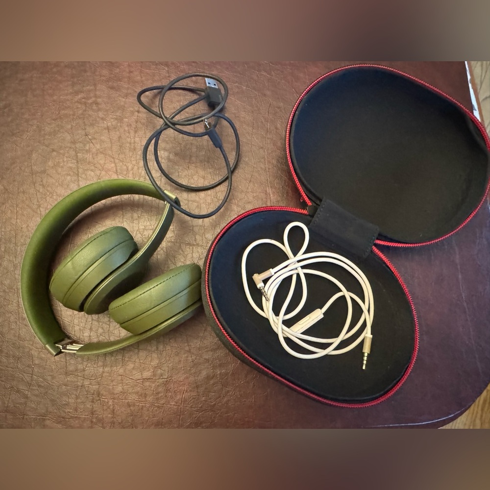 Beats Solo Military Green Wireless Headphones with Case